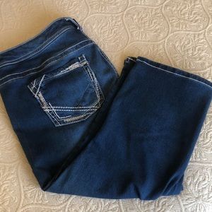 Maurices cropped Capri distressed Jeans